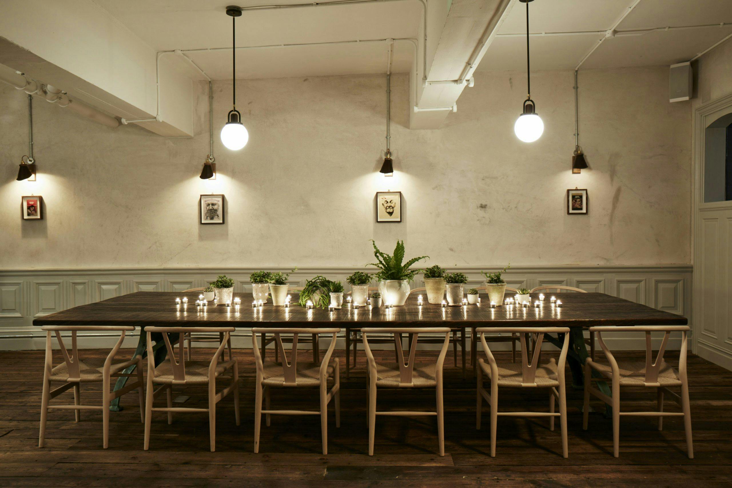 Private dining room with elegant table, ideal for intimate gatherings and meetings.