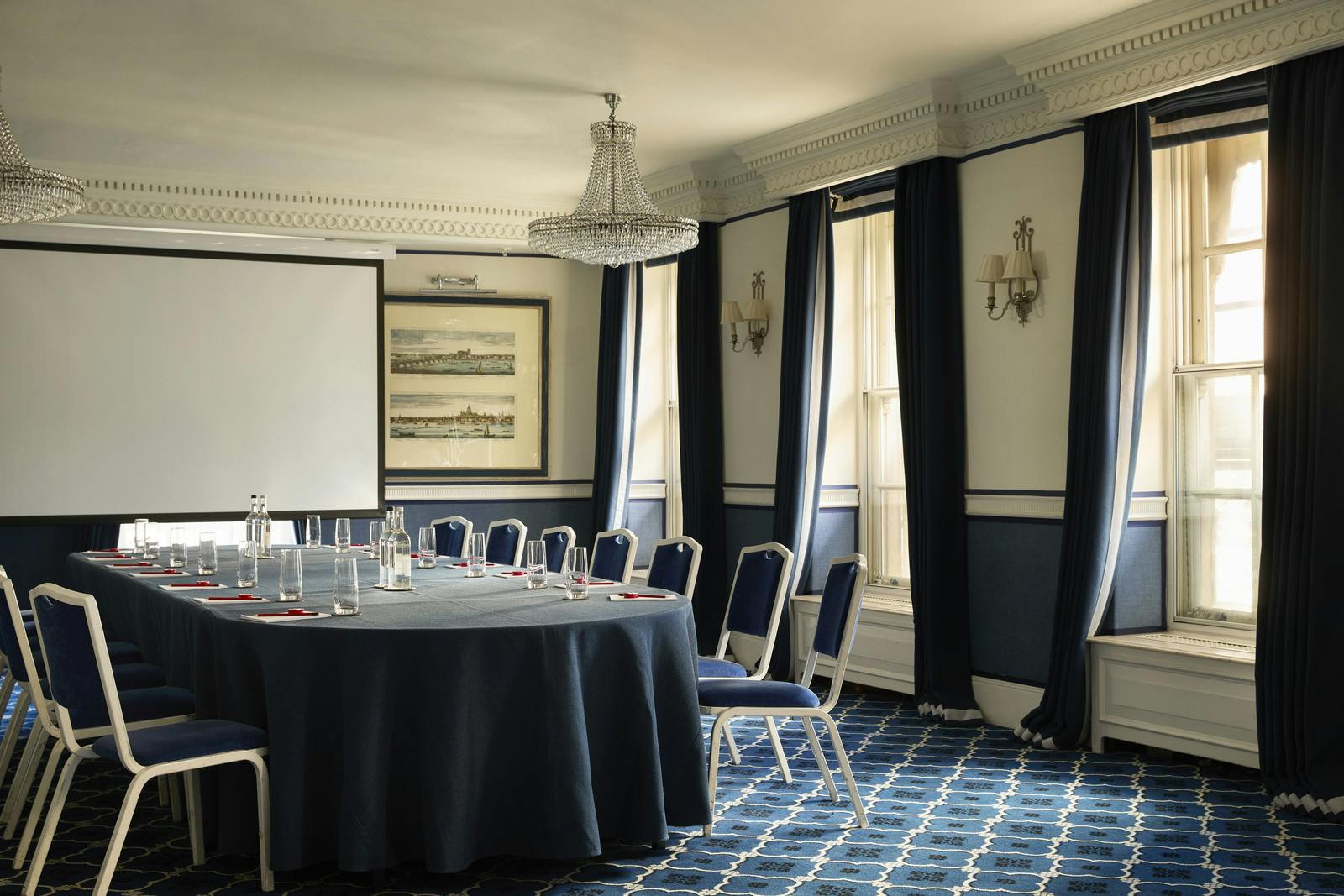 The Chesterfield Mayfair Hotel - Queen Suite image 2
