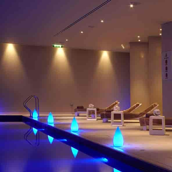 Mandara Spa at Park Plaza Westminster Bridge, luxury pool for wellness retreats.