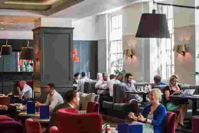 Quarter Bar & Lounge