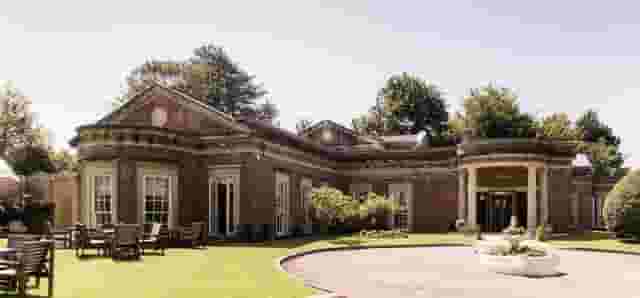 De Courceys Manor