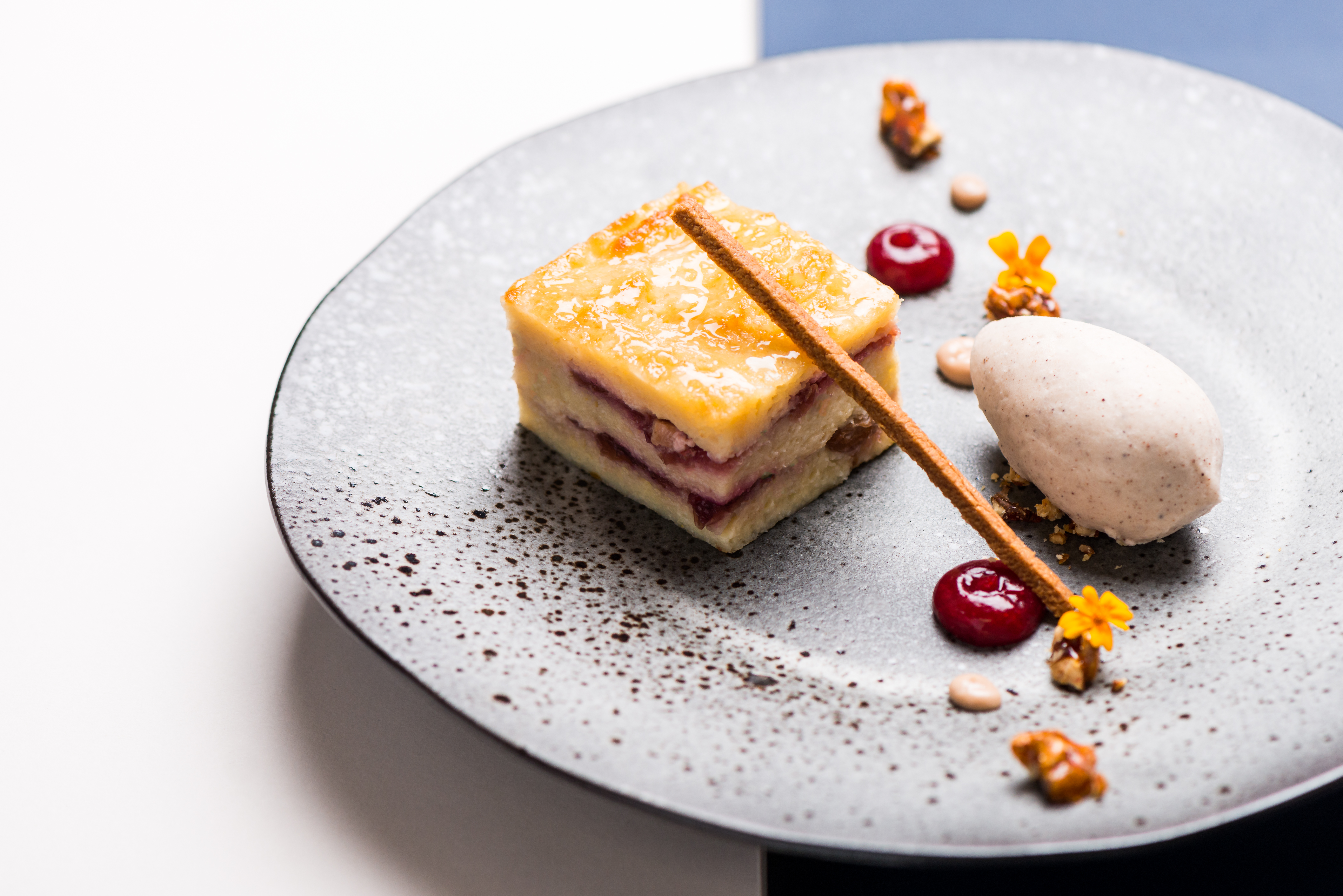 Elegant London Museum dessert display. Event catering ideas. - Banner