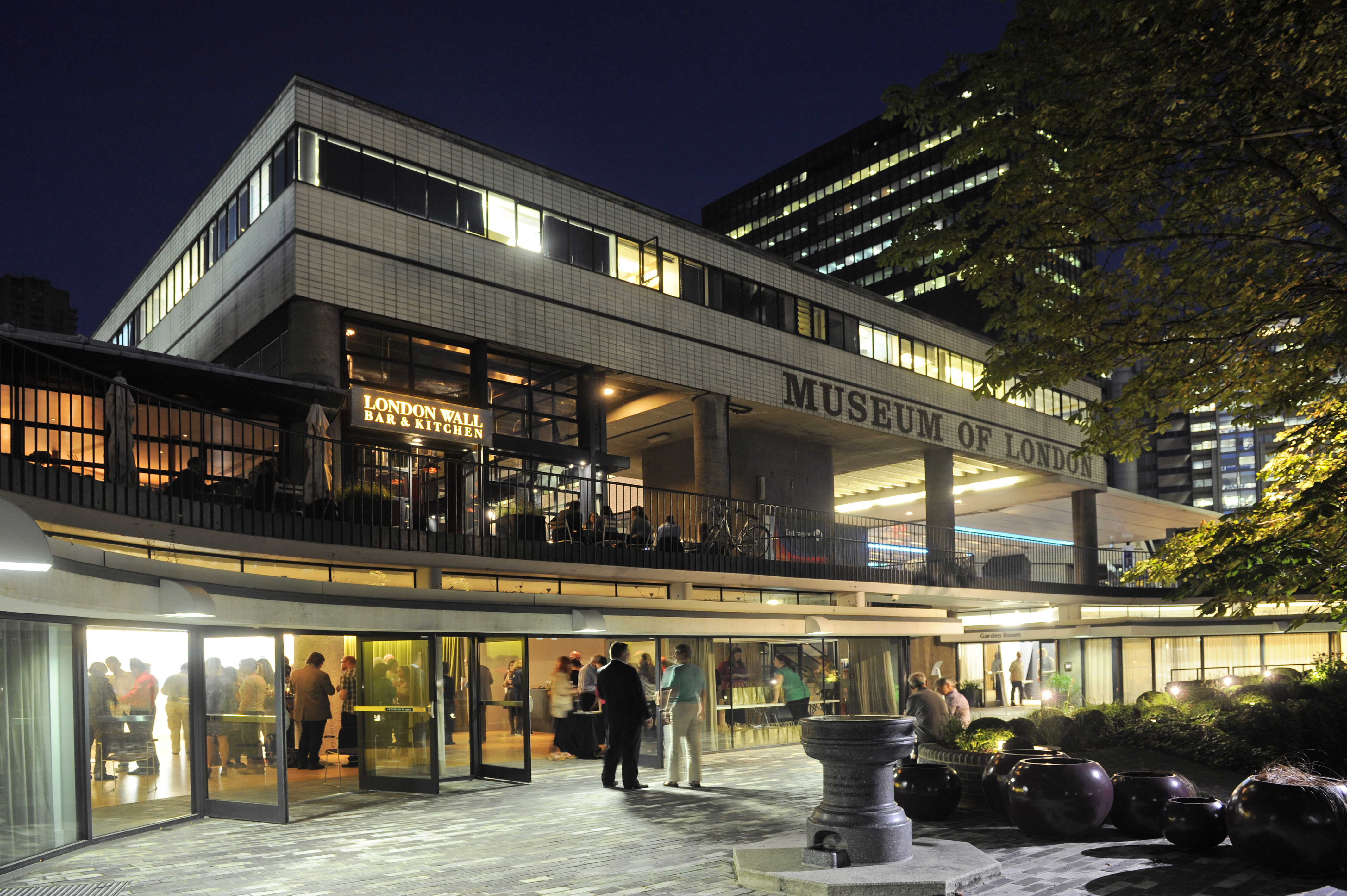 Terrace Boardroom at London Museum, modern venue for receptions and gala dinners.