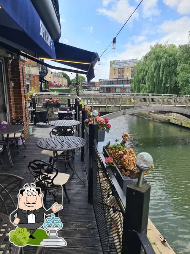 Aqua Vista Bistro Bar