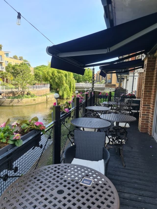Aqua Vista Bistro Bar