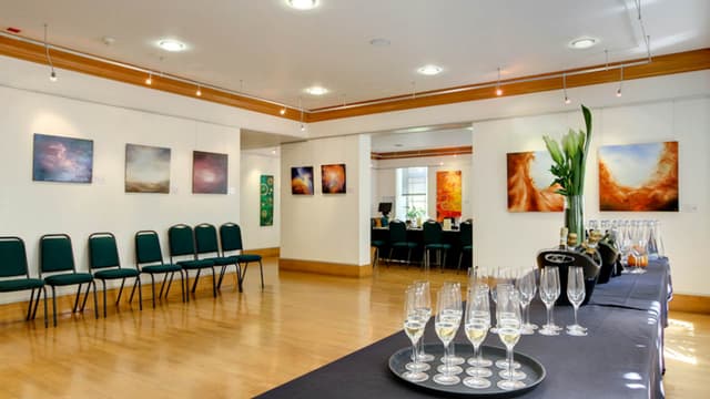 Knapp Gallery