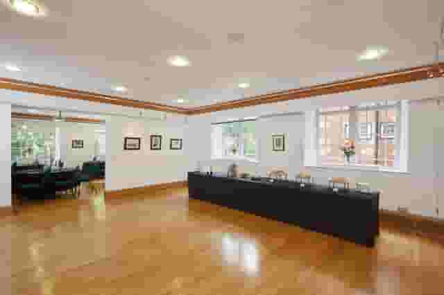 Knapp Gallery
