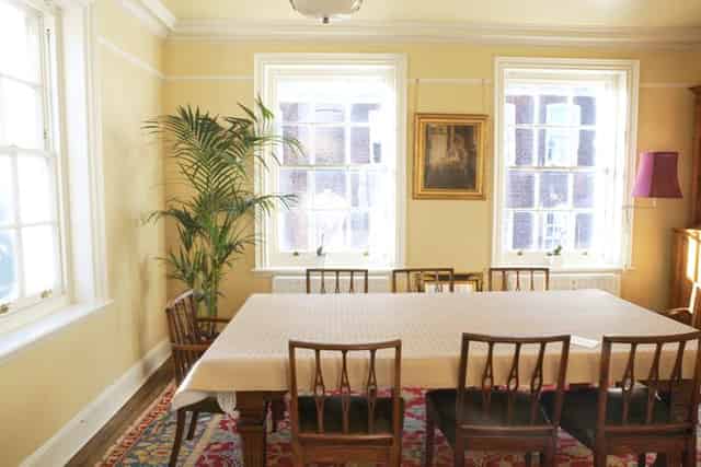 Intimate Rooms
