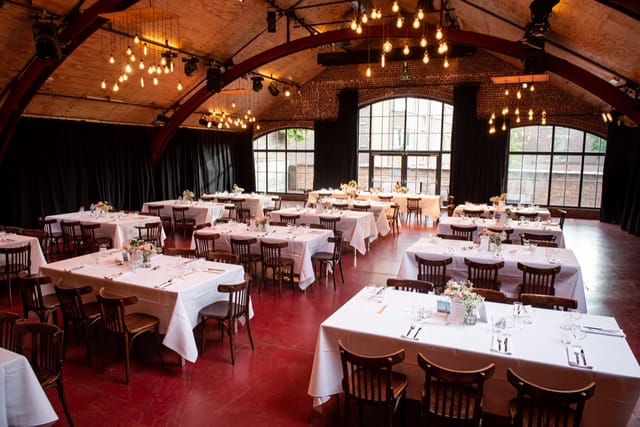 Elegant dining setup in Salle des Arches, perfect for weddings and corporate events.