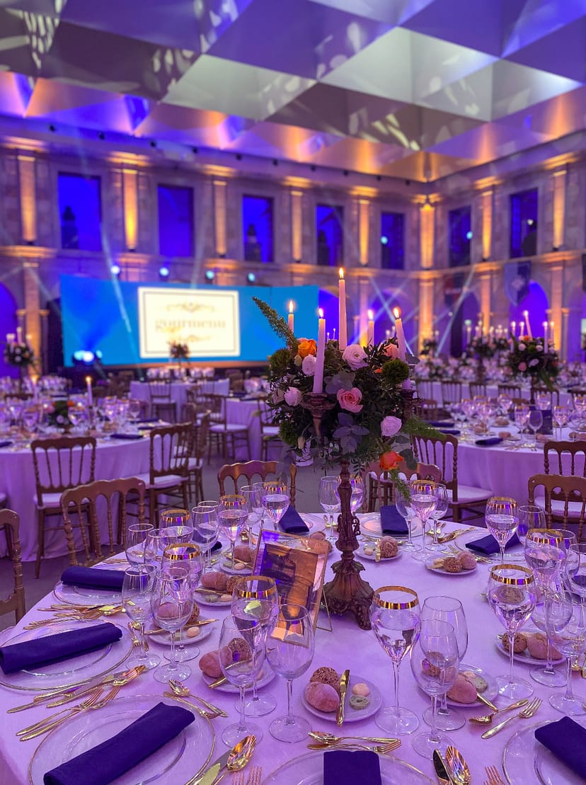 Elegant banquet hall in Convento de Beato, perfect for corporate events and gala dinners.