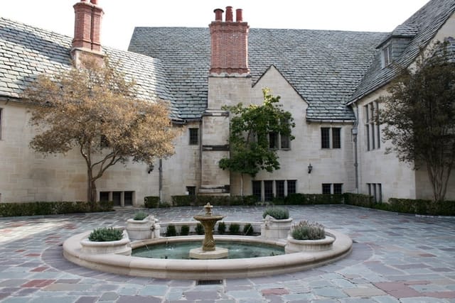 Greystone Mansion courtyard with fountain, ideal for outdoor receptions and gatherings.