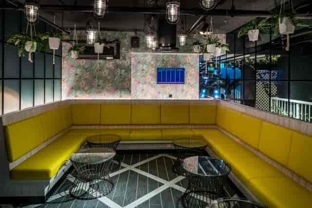 Swingers West End: Cocktail reception, networking, stylish banquette