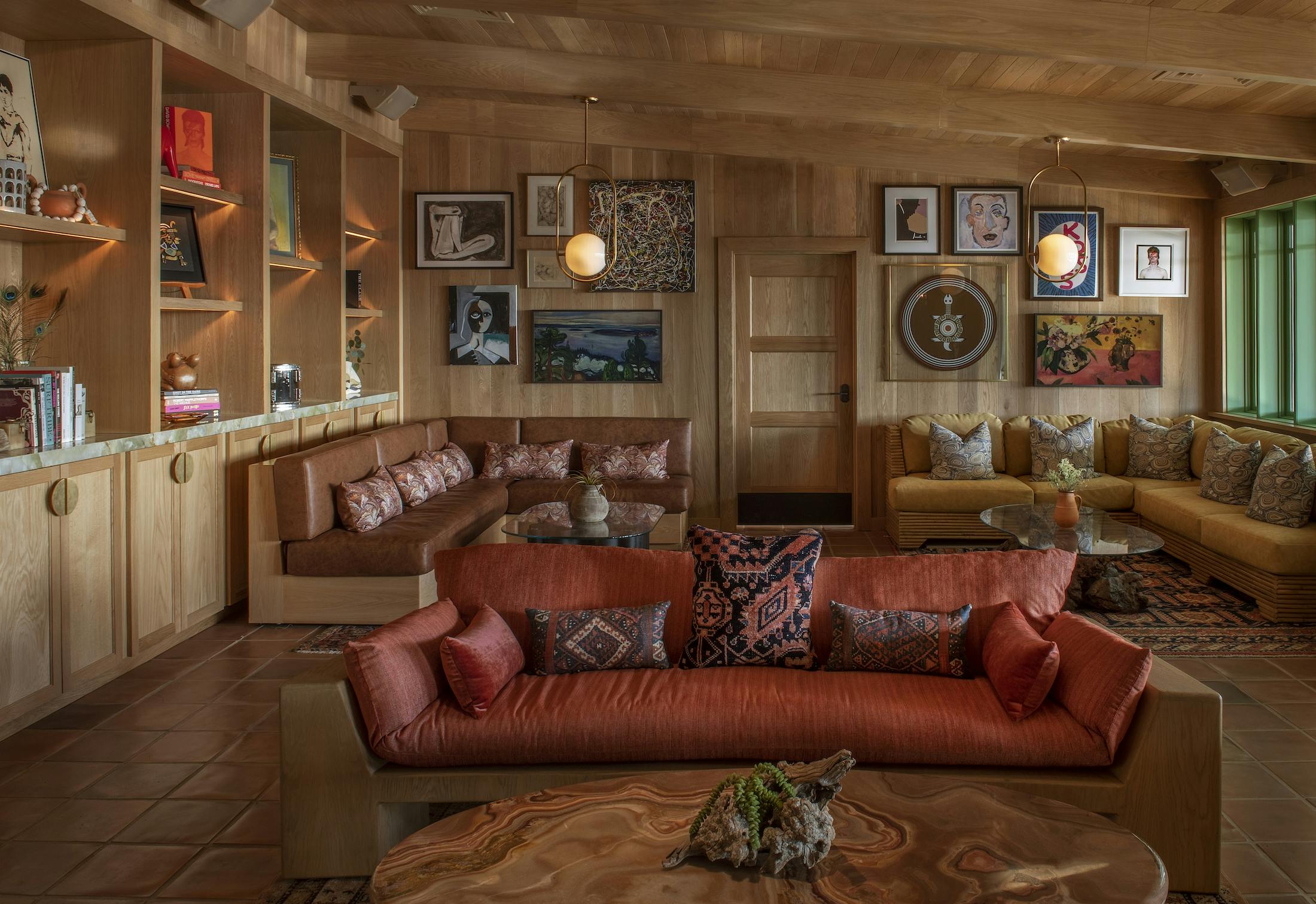 Stylish lounge area in The Bungalow Long Beach for networking events and meetings.