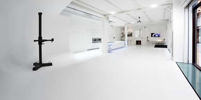 Minimalist event space in Icetank, ideal for corporate meetings and social gatherings.
