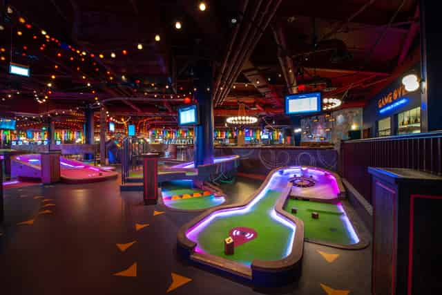 Puttshack White City