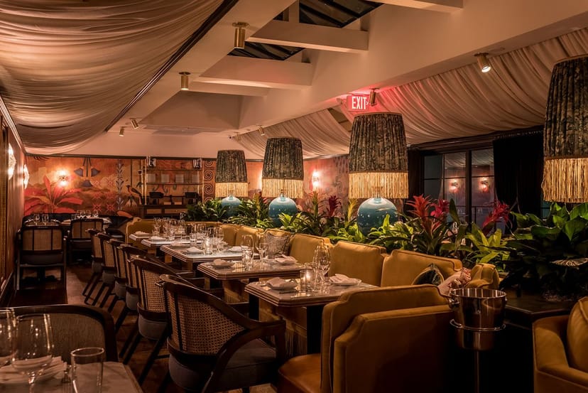 Stylish bar area in Olivetta, perfect for intimate gatherings and corporate dinners.
