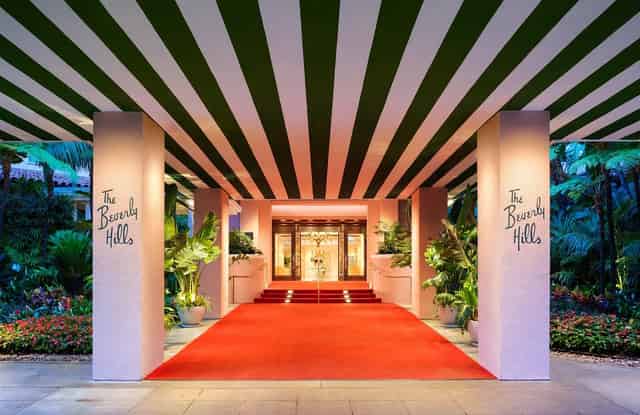 Entrance Patio & Lobby