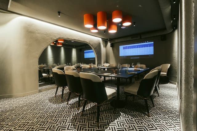 Bennie Restaurant & Bar