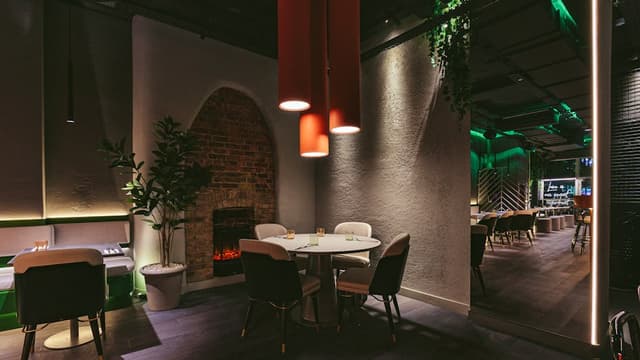 Bennie Restaurant & Bar