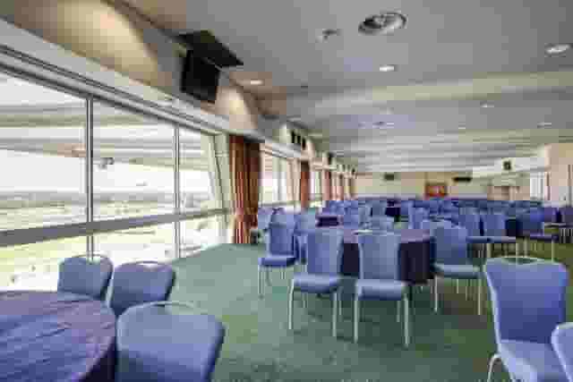 Sandown Park Racecourse