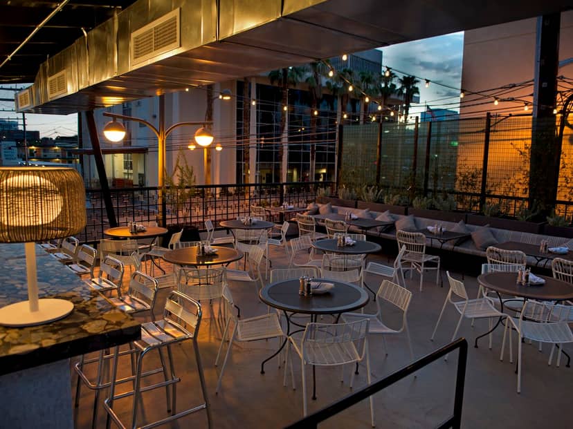Outdoor Dining Spots in Las Vegas
