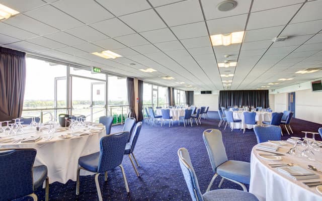 Owners & Trainers Lounge