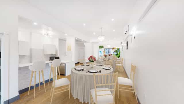 Modern event space with round tables for product launches at Fêtes de Fleur.