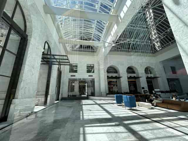 Spacious atrium with high ceilings, ideal for networking events and receptions.