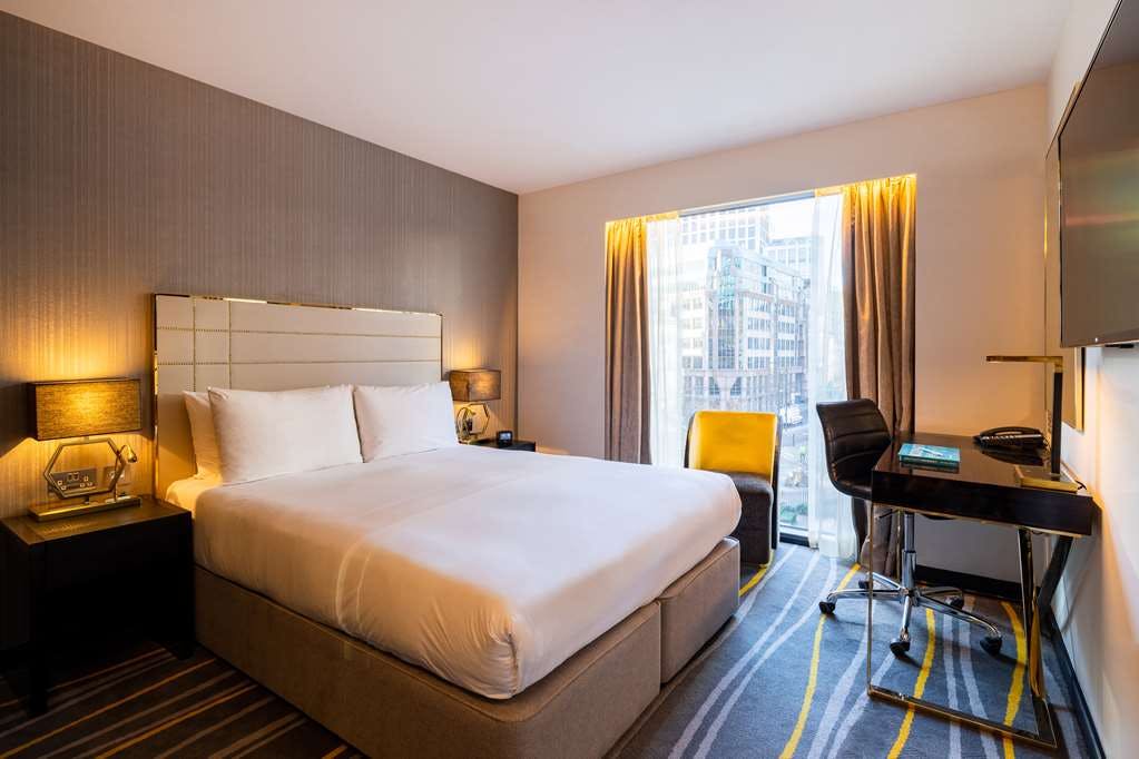 Hotel Saint London - Bedrooms image 1