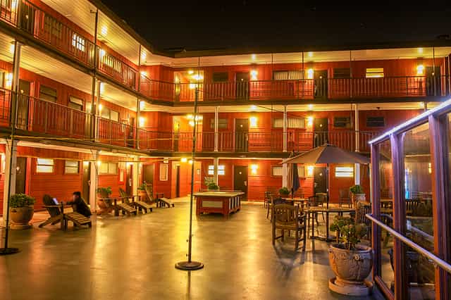 Cozy courtyard at Seal Rock Inn, perfect for intimate gatherings and events.