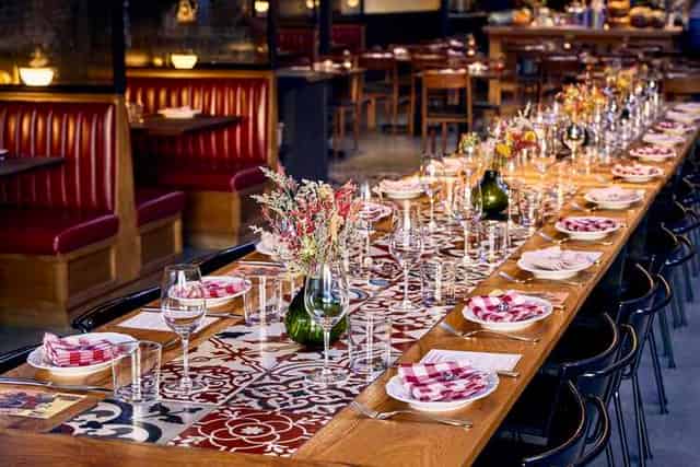 Famiglia Table