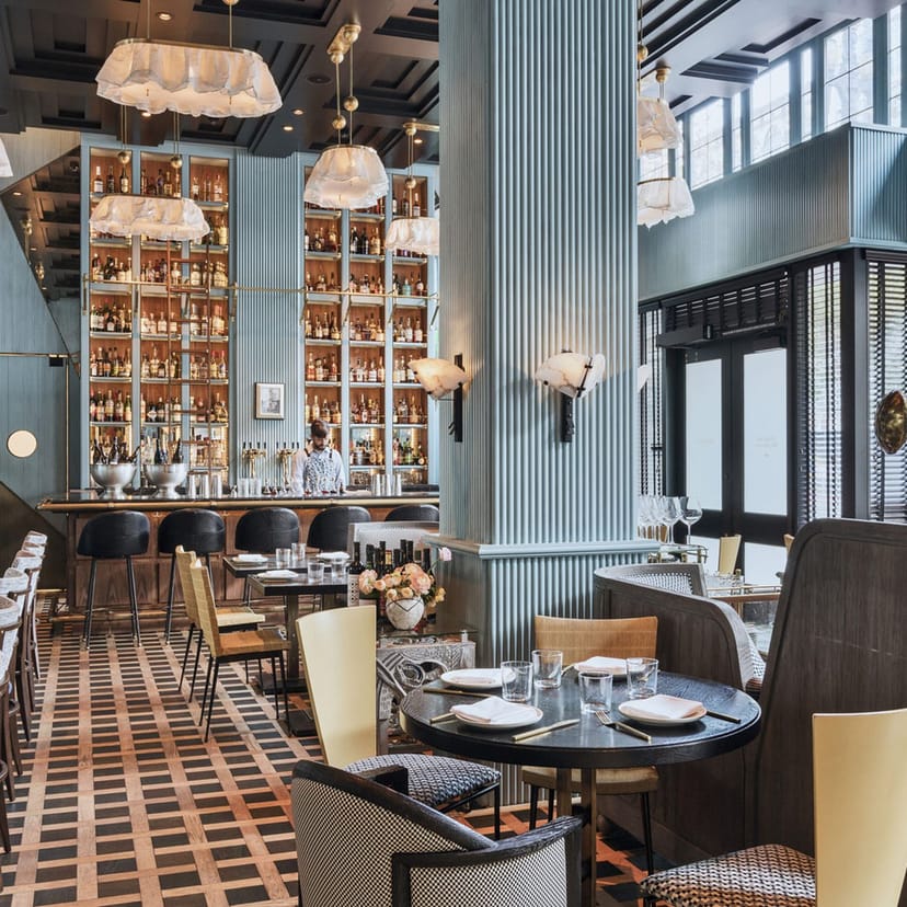 Stylish Villon lounge with elegant decor, perfect for private dinners and networking events.