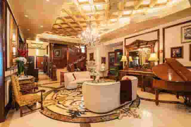 Banquet hall