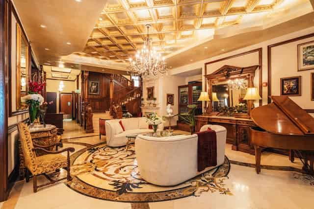 Banquet hall