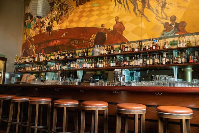 Bar