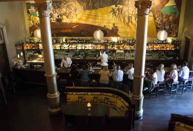 Stylish dining room bar in BIX San Francisco, ideal for networking events and gatherings.