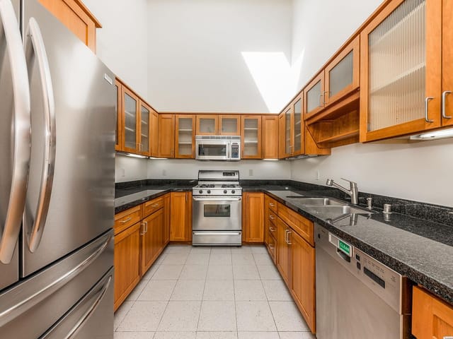 Modern kitchen in APT 11, Wise Guys Events, ideal for catering and cooking demos.