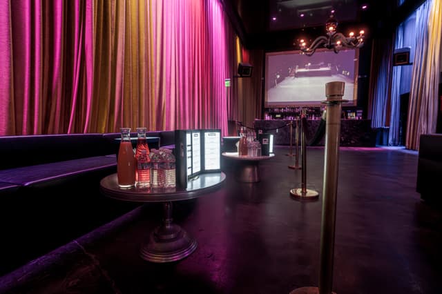 Lin Lounge