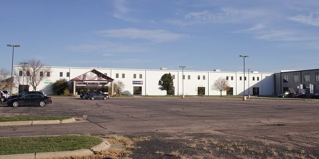 Spacious Gateway˚ venue with ample parking for conferences and trade shows.