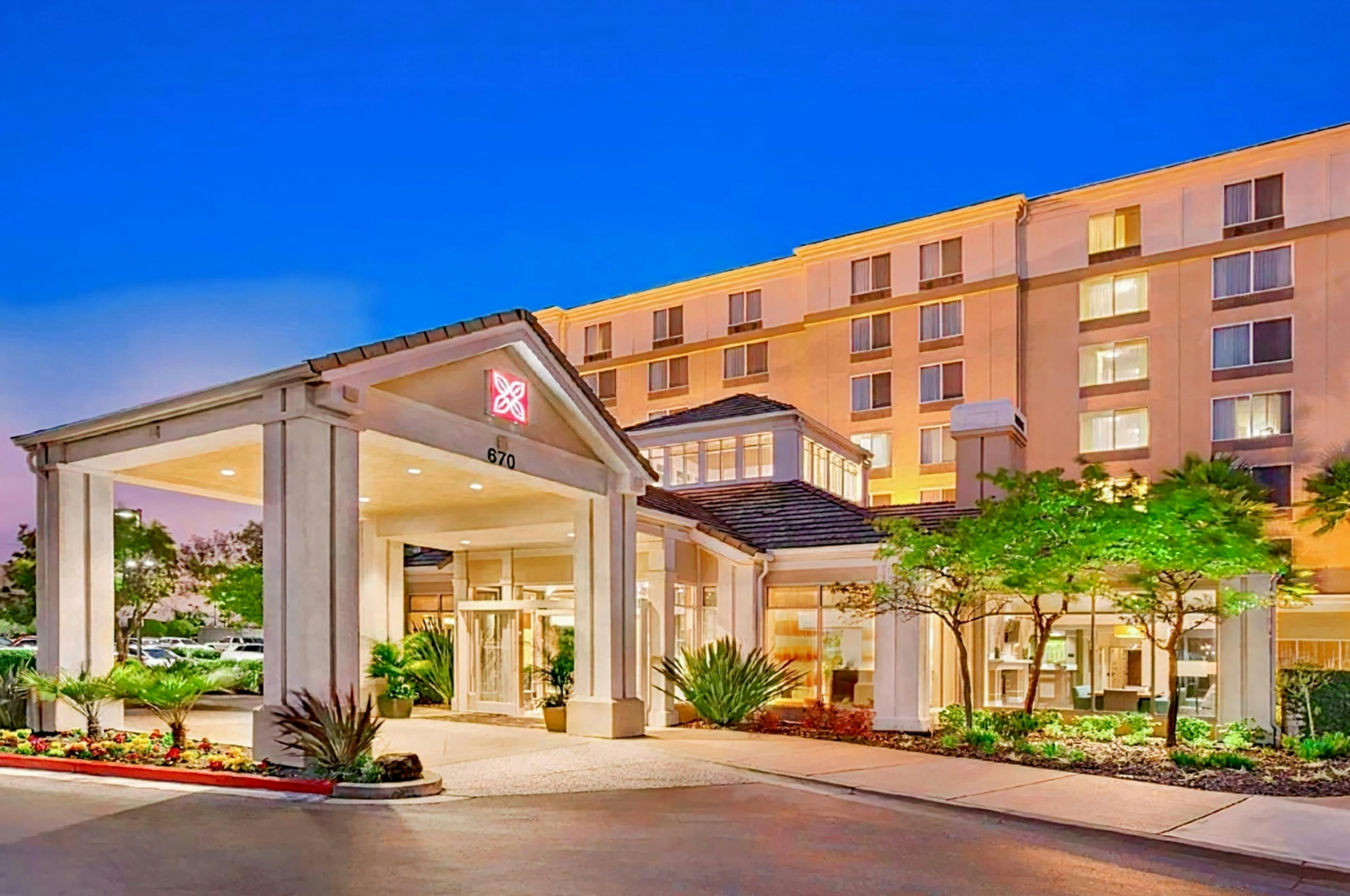 Hilton Garden Inn San Francisco Airport North entrance, ideal for corporate events and meetings.