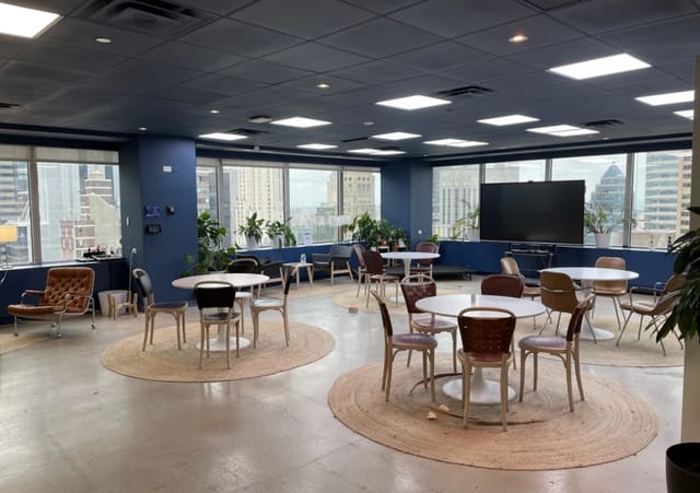 Versatile meeting space with city view, ideal for events and gatherings in Swedish Gateway.