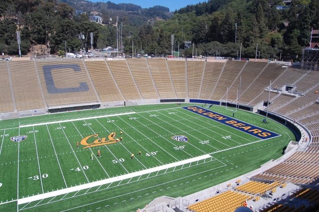California Memorial Stadium: spacious venue for sports events and concerts with scenic backdrop.