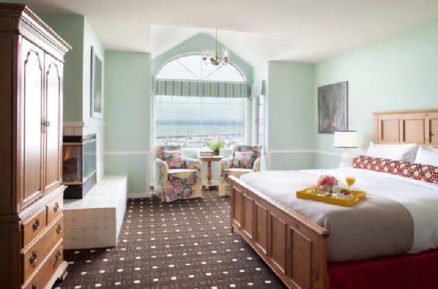Oyster Point Room
