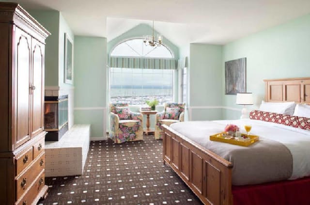 Elegant Oyster Point Room in South San Francisco for meetings and retreats.