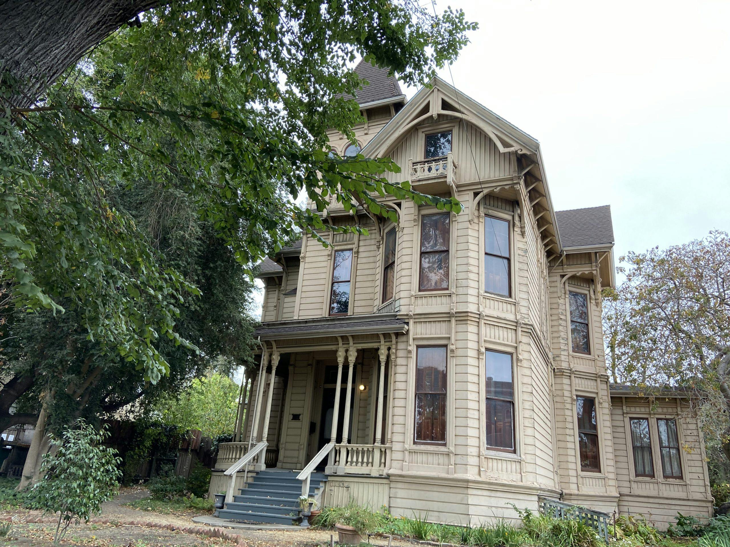 Victorian-style Camron-Stanford House for intimate gatherings and unique events.