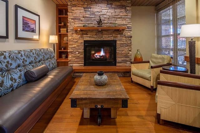 Hearth Lounge