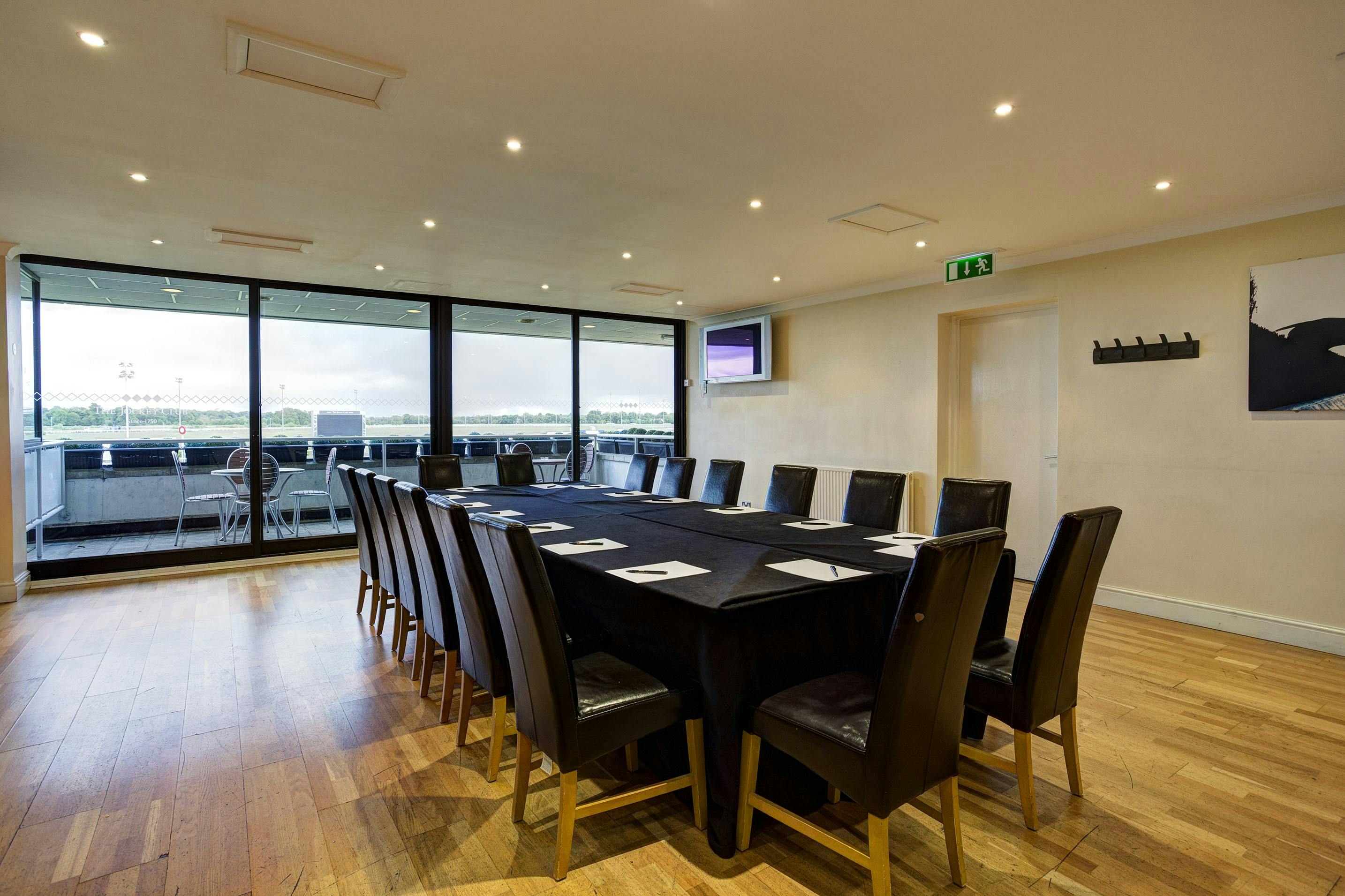 Double Box meeting room at Kempton Park, sleek table, ideal for corporate events and workshops.