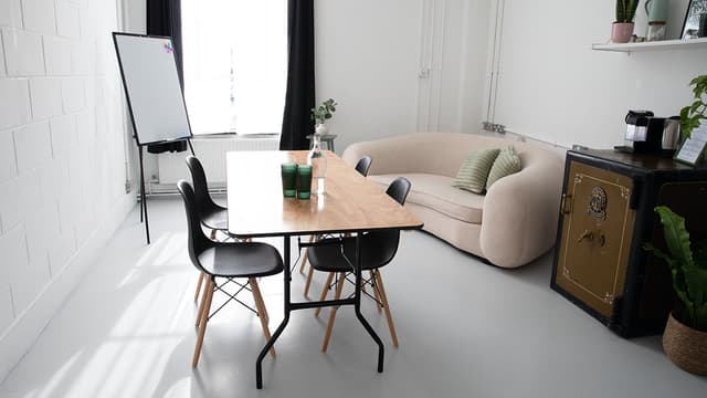 Klatch Studio - Bijou Room