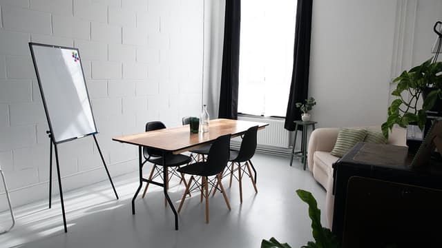 Klatch Studio - Bijou Room