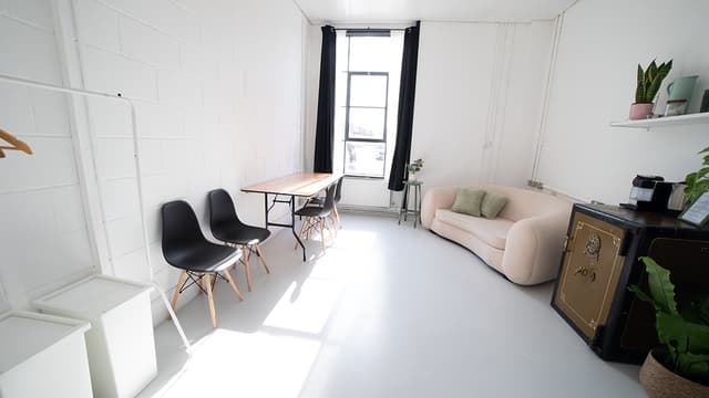 Klatch Studio - Bijou Room